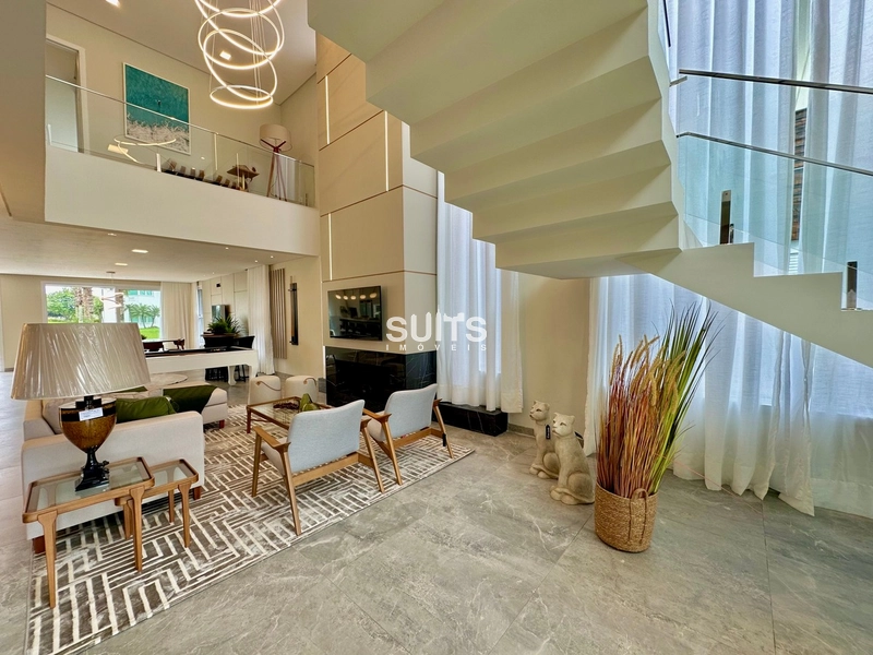 Mansão beira lago de alto padrão no condomínio Enseada: 4ª foto da galeria de imagens do imóvel