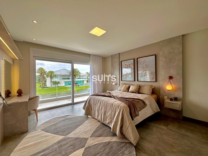 Mansão beira lago de alto padrão no condomínio Enseada: 30ª foto da galeria de imagens do imóvel