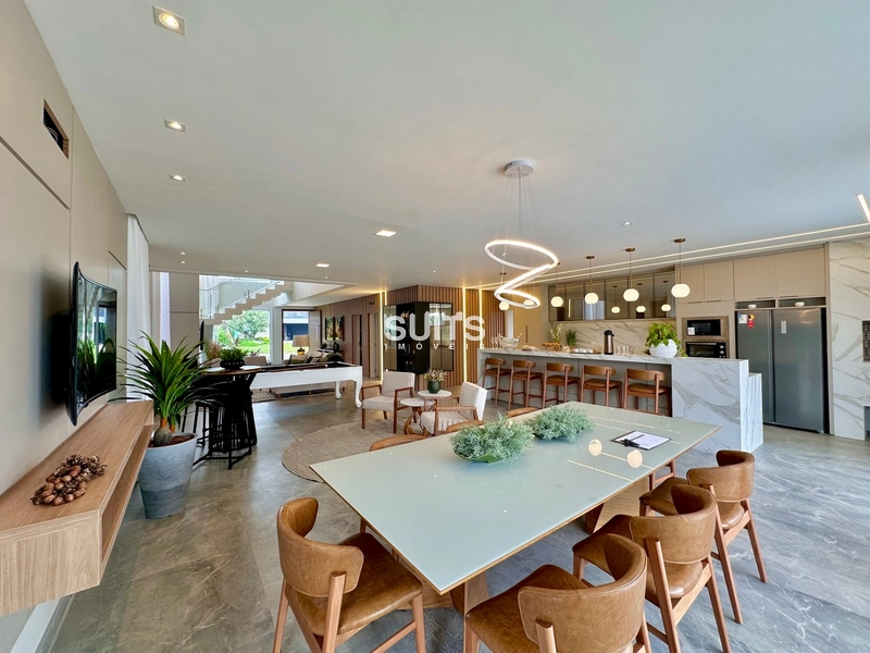 Mansão beira lago de alto padrão no condomínio Enseada: 16ª foto da galeria de imagens do imóvel