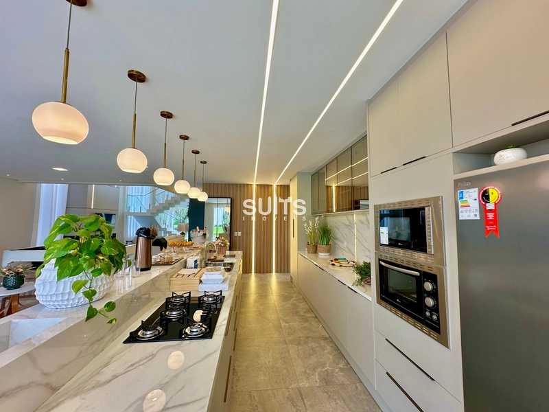 Mansão beira lago de alto padrão no condomínio Enseada: 20ª foto da galeria de imagens do imóvel