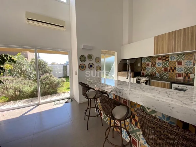 Lindo sobrado com uma bela vista para o lago no Condomínio Las Palmas: 6ª foto da galeria de imagens do imóvel