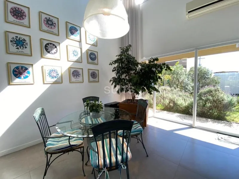 Lindo sobrado com uma bela vista para o lago no Condomínio Las Palmas: 5ª foto da galeria de imagens do imóvel