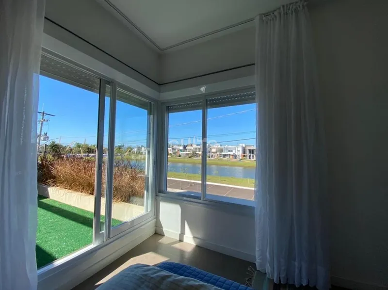 Lindo sobrado com uma bela vista para o lago no Condomínio Las Palmas: 14ª foto da galeria de imagens do imóvel