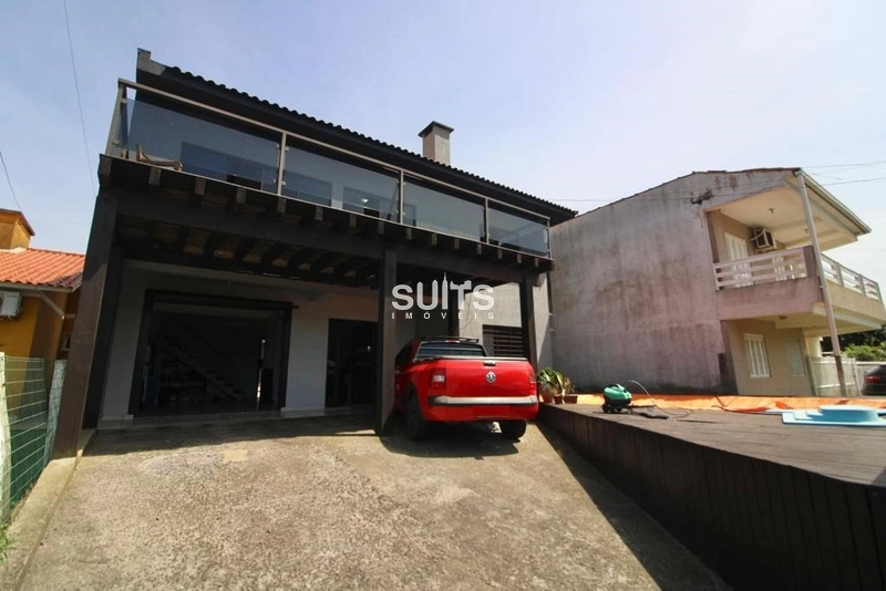 Ótima casa à venda no Centro de Xangri-Lá: 1ª foto da galeria de imagens do imóvel