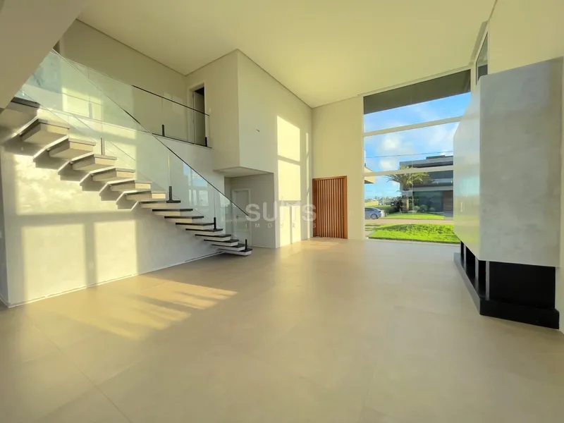 Belíssimo sobrado beira lago no condomínio Sense: 5ª foto da galeria de imagens do imóvel