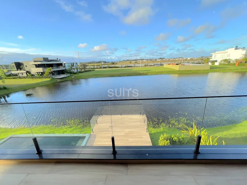 Belíssimo sobrado beira lago no condomínio Sense: 17ª foto da galeria de imagens do imóvel