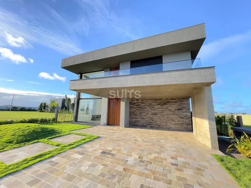 Belíssimo sobrado beira lago no condomínio Sense: 3ª foto da galeria de imagens do imóvel