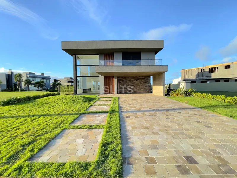 Belíssimo sobrado beira lago no condomínio Sense: 1ª foto da galeria de imagens do imóvel