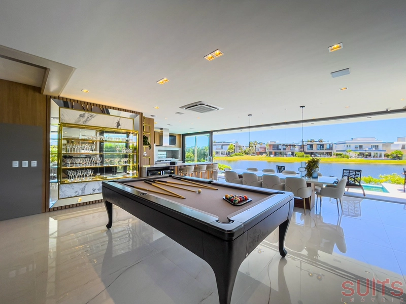 Mansão belíssima nas margens do lago no condomínio Enseada: 15ª foto da galeria de imagens do imóvel