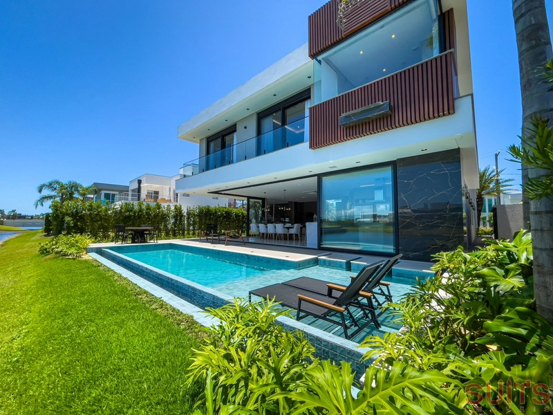 Mansão belíssima nas margens do lago no condomínio Enseada: 37ª foto da galeria de imagens do imóvel