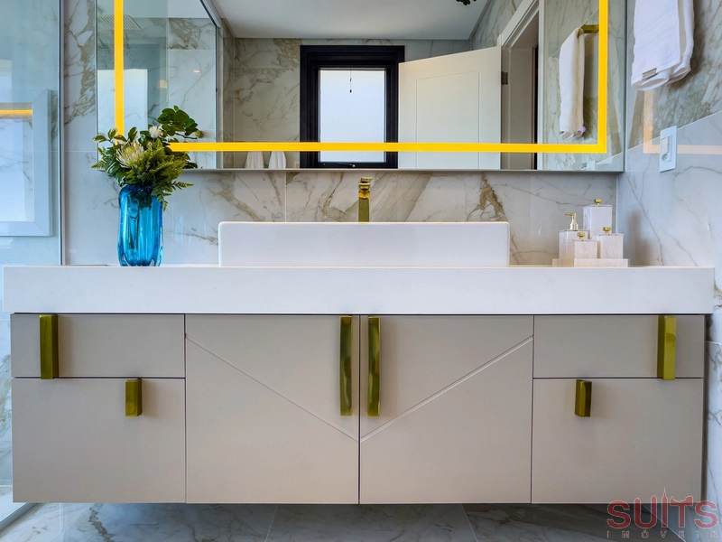 Mansão belíssima nas margens do lago no condomínio Enseada: 82ª foto da galeria de imagens do imóvel