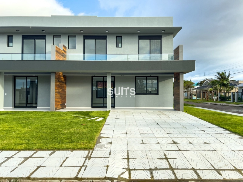 Excelente sobrado à poucos metros do mar na praia de Maristela: 1ª foto da galeria de imagens do imóvel