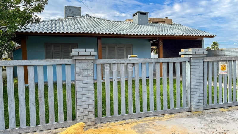 Excelente casa com localização privilegiada no Centro de Xangri-Lá: 1ª foto da galeria de imagens do imóvel