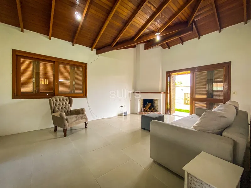 Excelente casa com localização privilegiada no Centro de Xangri-Lá: 3ª foto da galeria de imagens do imóvel