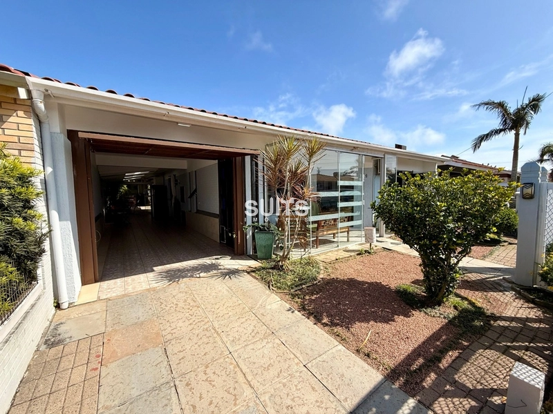 Excelente casa à venda no Centro de Xangri-lá: 2ª foto da galeria de imagens do imóvel