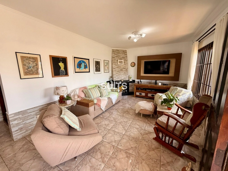 Excelente casa à venda no Centro de Xangri-lá: 3ª foto da galeria de imagens do imóvel