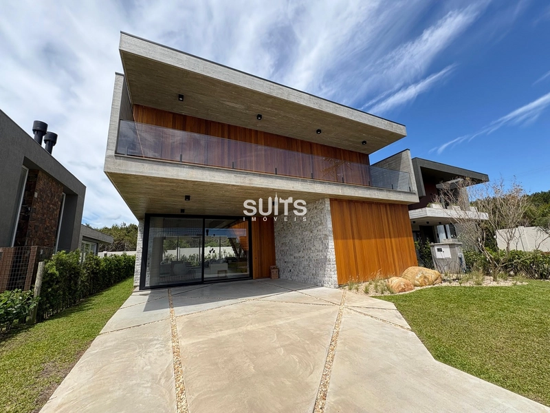 Excelente sobrado no condomínio Costa Serena: 2ª foto da galeria de imagens do imóvel