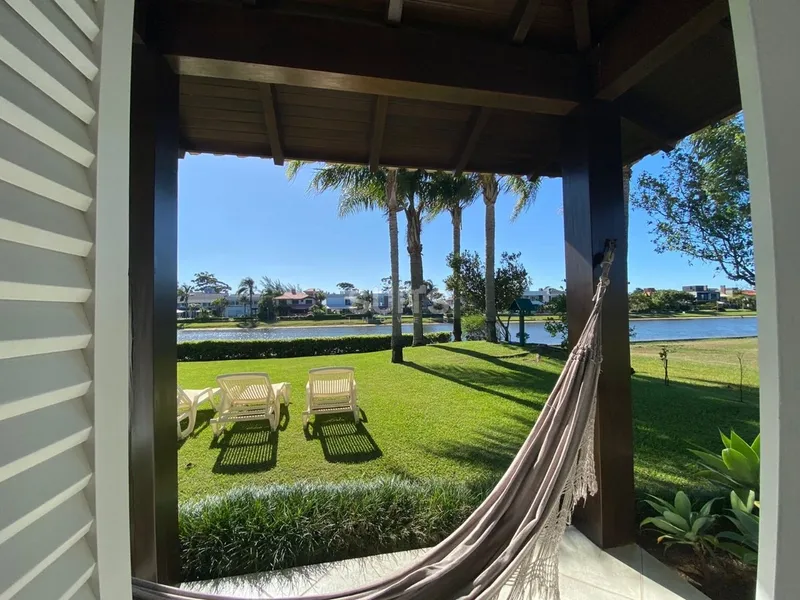 Incrível casa com 02 terrenos no condomínio Atlântida Lagos Park: 43ª foto da galeria de imagens do imóvel