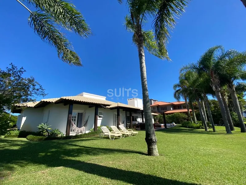 Incrível casa com 02 terrenos no condomínio Atlântida Lagos Park: 5ª foto da galeria de imagens do imóvel