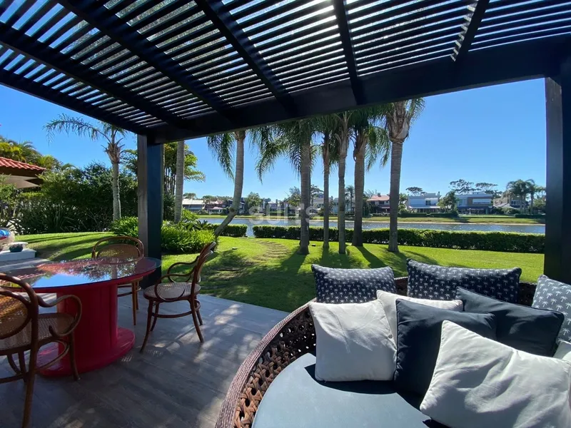 Incrível casa com 02 terrenos no condomínio Atlântida Lagos Park: 15ª foto da galeria de imagens do imóvel