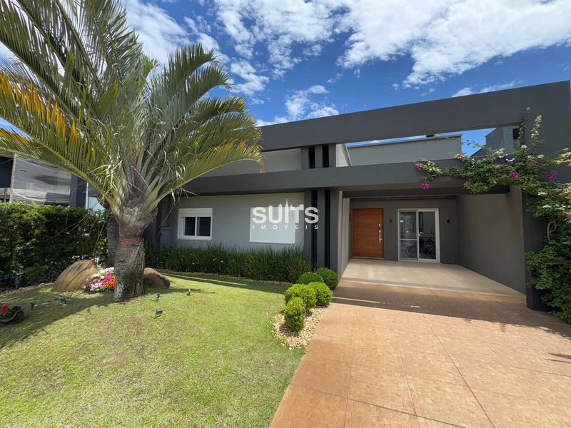 Linda casa no condomínio Riviera: 2ª foto da galeria de imagens do imóvel