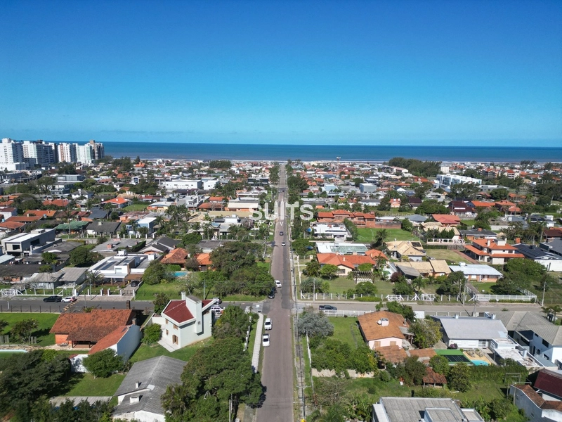 Excelente sobrado à venda em Atlântida: 2ª foto da galeria de imagens do imóvel