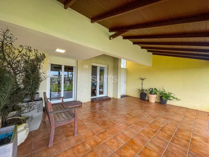 Excelente Sobrado beira mar no centro de Xangri-Lá: 2ª foto da galeria de imagens do imóvel