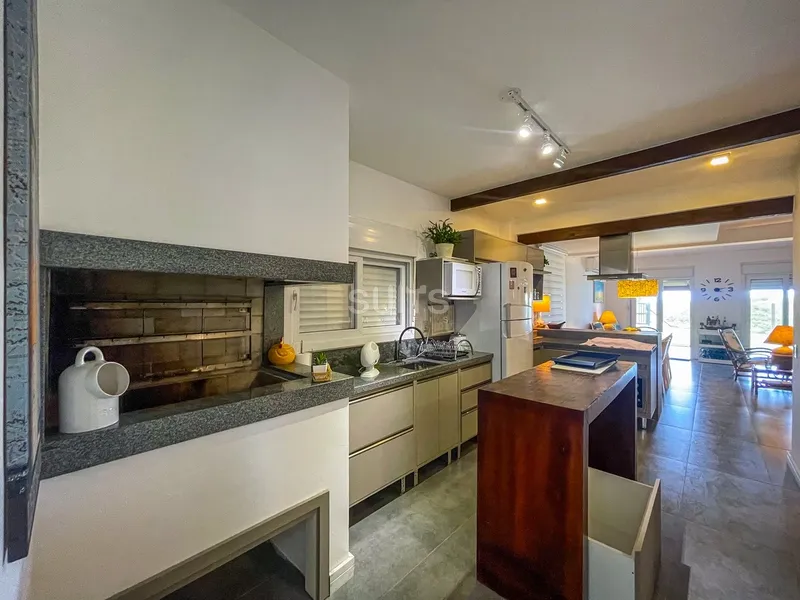 Excelente Sobrado beira mar no centro de Xangri-Lá: 13ª foto da galeria de imagens do imóvel