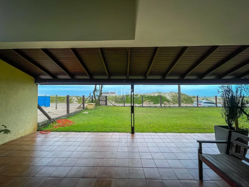 Excelente Sobrado beira mar no centro de Xangri-Lá: 4ª foto da galeria de imagens do imóvel