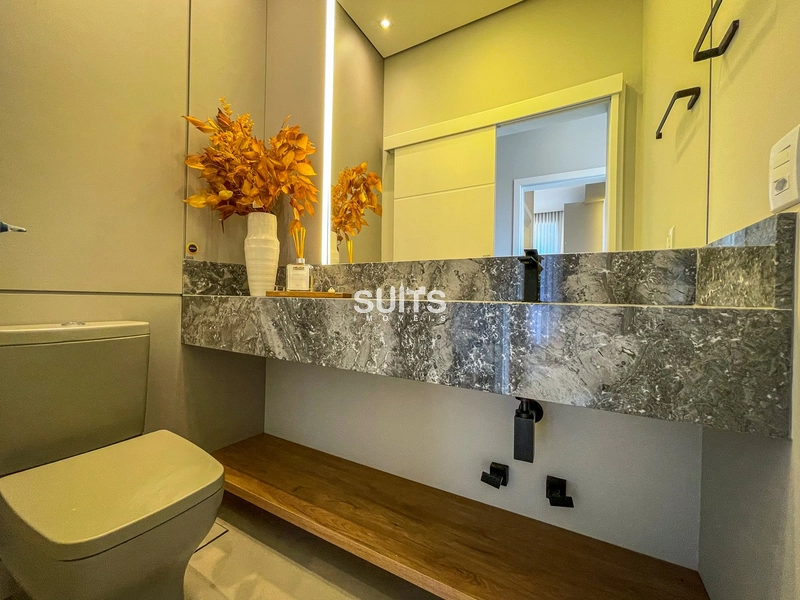 Sobrado padrão AAA beira lago de esquina no condomínio Malibu: 19ª foto da galeria de imagens do imóvel