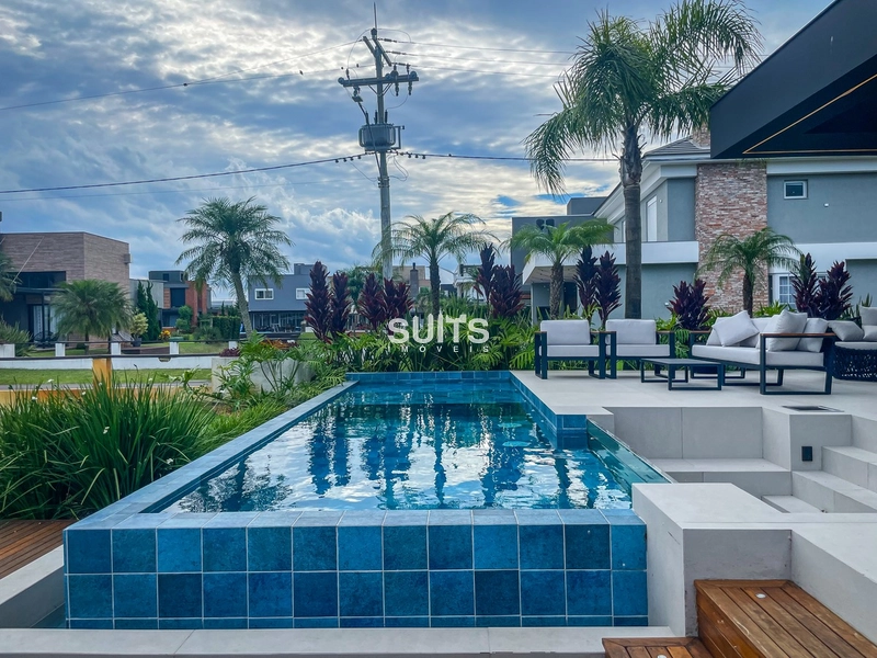 Sobrado padrão AAA beira lago de esquina no condomínio Malibu: 50ª foto da galeria de imagens do imóvel