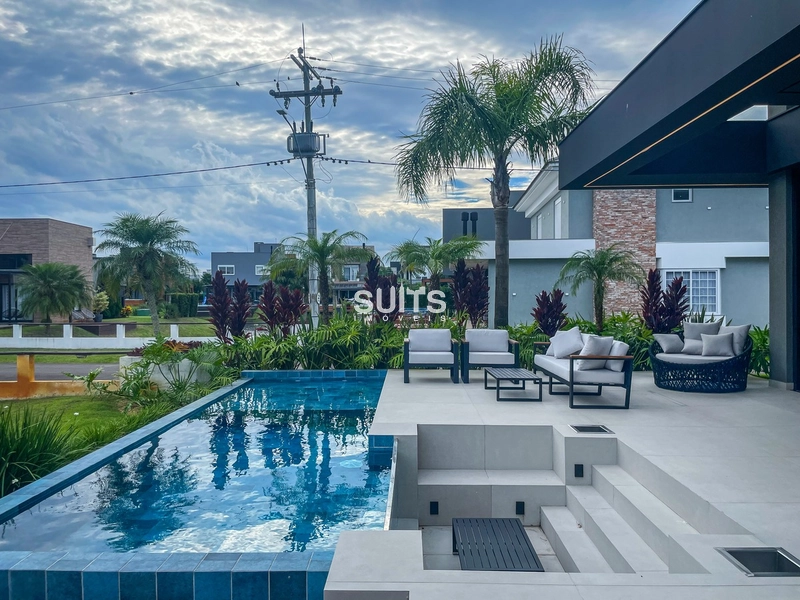 Sobrado padrão AAA beira lago de esquina no condomínio Malibu: 51ª foto da galeria de imagens do imóvel