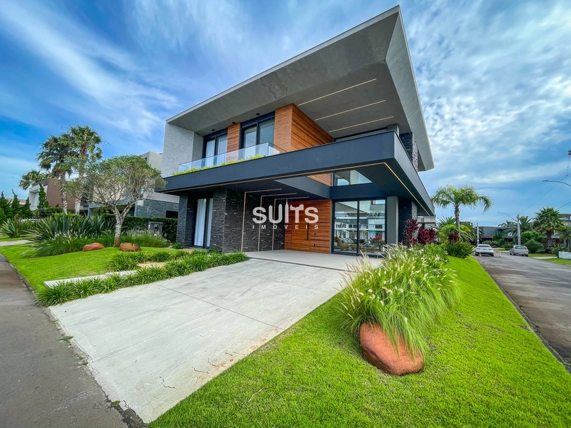 Sobrado padrão AAA beira lago de esquina no condomínio Malibu: 5ª foto da galeria de imagens do imóvel