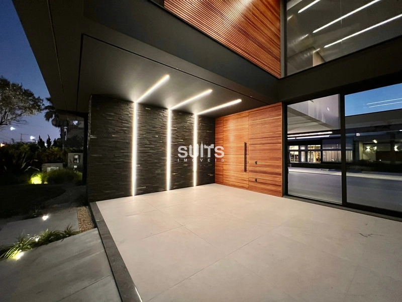 Sobrado padrão AAA beira lago de esquina no condomínio Malibu: 57ª foto da galeria de imagens do imóvel