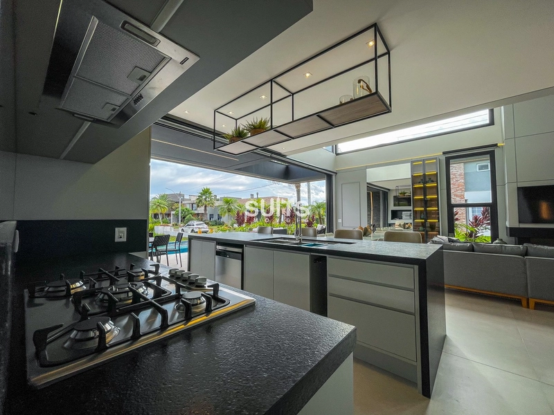 Sobrado padrão AAA beira lago de esquina no condomínio Malibu: 16ª foto da galeria de imagens do imóvel