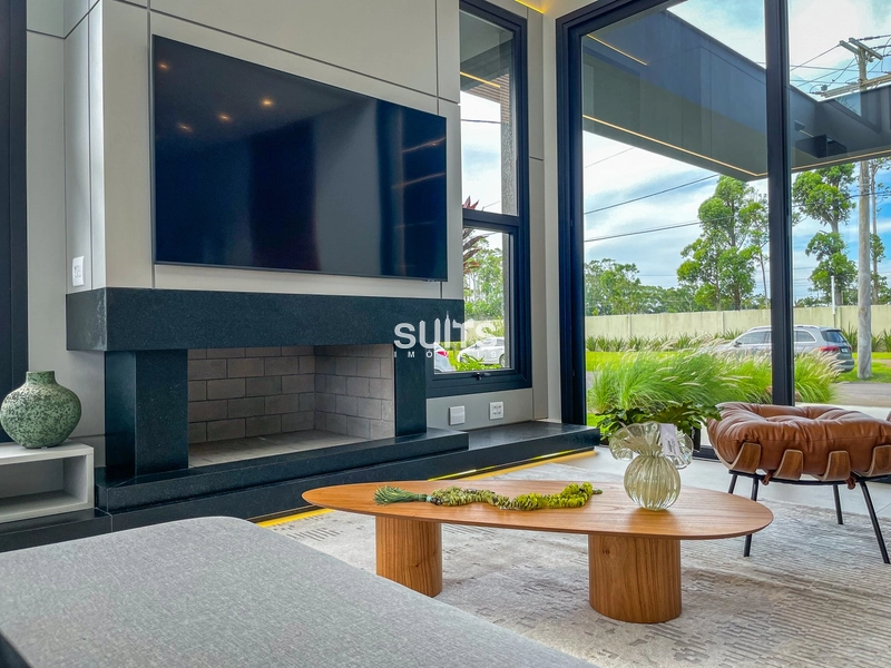 Sobrado padrão AAA beira lago de esquina no condomínio Malibu: 11ª foto da galeria de imagens do imóvel