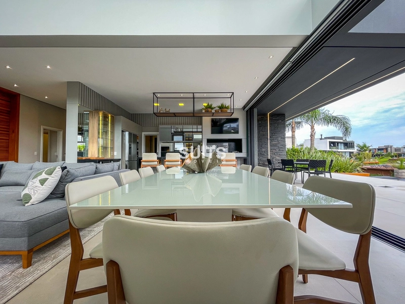 Sobrado padrão AAA beira lago de esquina no condomínio Malibu: 12ª foto da galeria de imagens do imóvel