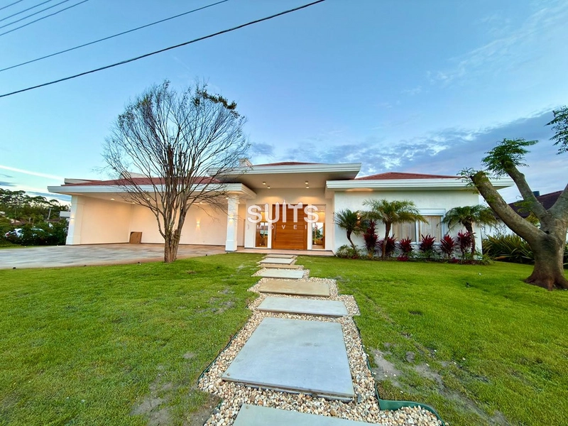 Casa beira lago no Condomínio Green Village Golf Club: 2ª foto da galeria de imagens do imóvel