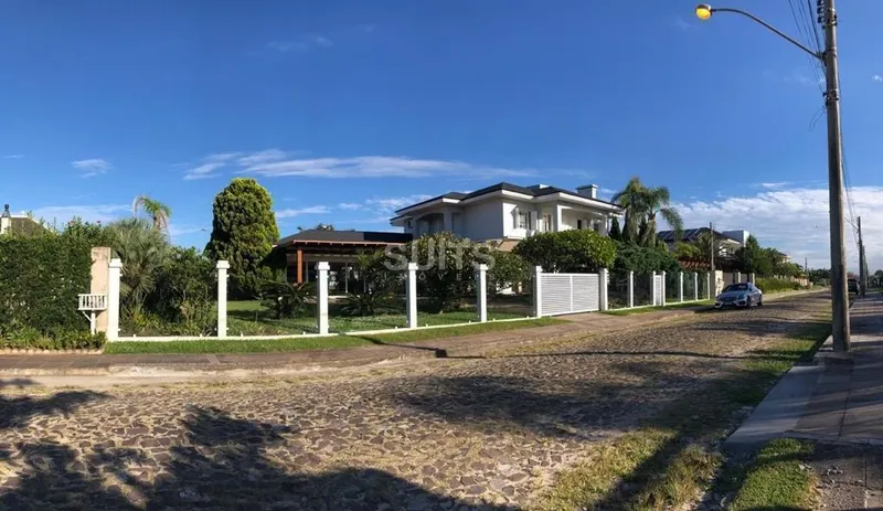 Excelente sobrado à venda em Atlântida: 1ª foto da galeria de imagens do imóvel