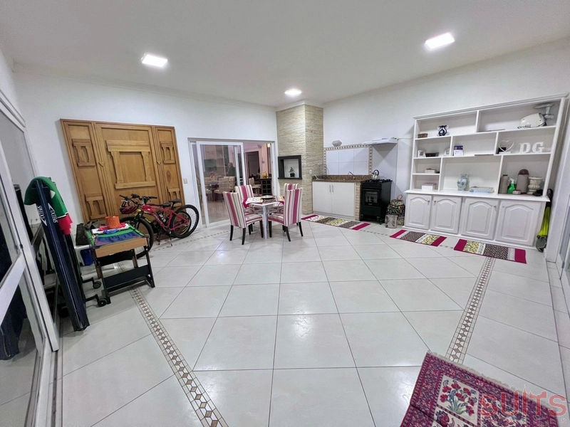 Incrível sobrado de esquina na praia de Atlântida: 14ª foto da galeria de imagens do imóvel