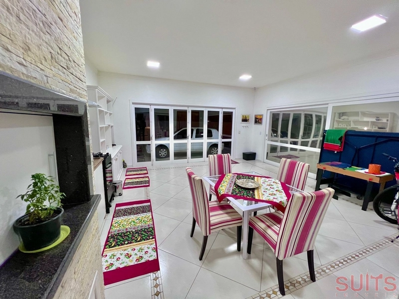 Incrível sobrado de esquina na praia de Atlântida: 13ª foto da galeria de imagens do imóvel