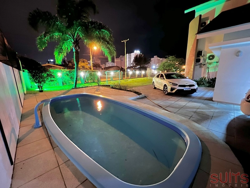 Incrível sobrado de esquina na praia de Atlântida: 4ª foto da galeria de imagens do imóvel