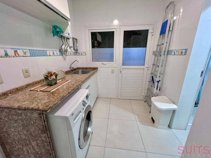 Incrível sobrado de esquina na praia de Atlântida: 15ª foto da galeria de imagens do imóvel