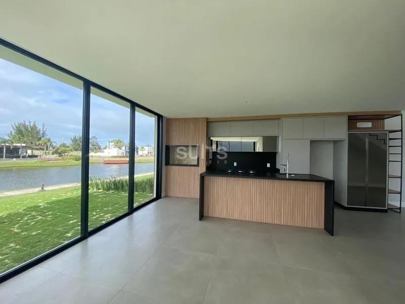Magnífico sobrado beira lago no condomínio Blue: 5ª foto da galeria de imagens do imóvel