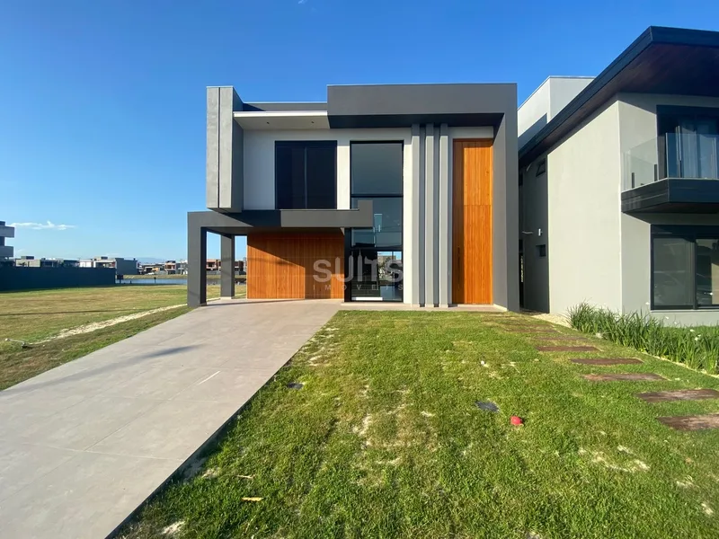 Magnífico sobrado beira lago no condomínio Blue: 1ª foto da galeria de imagens do imóvel