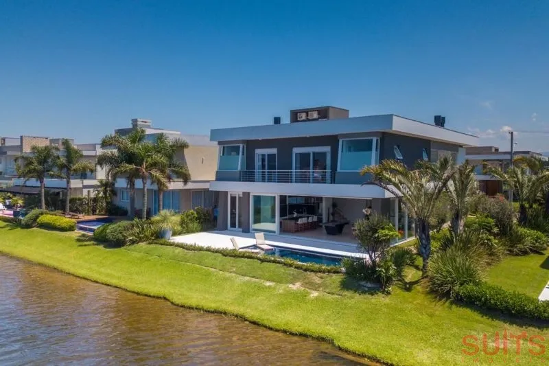 Linda mansão na beira do lago no Condomínio Enseada: 19ª foto da galeria de imagens do imóvel