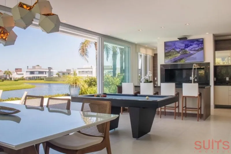 Linda mansão na beira do lago no Condomínio Enseada: 9ª foto da galeria de imagens do imóvel