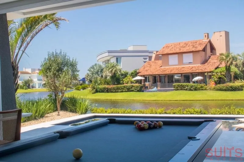 Linda mansão na beira do lago no Condomínio Enseada: 18ª foto da galeria de imagens do imóvel