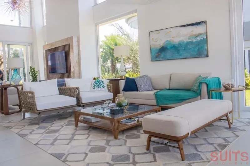 Linda mansão na beira do lago no Condomínio Enseada: 4ª foto da galeria de imagens do imóvel