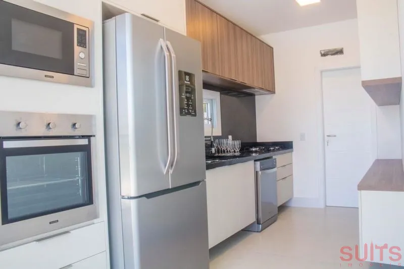 Linda mansão na beira do lago no Condomínio Enseada: 12ª foto da galeria de imagens do imóvel